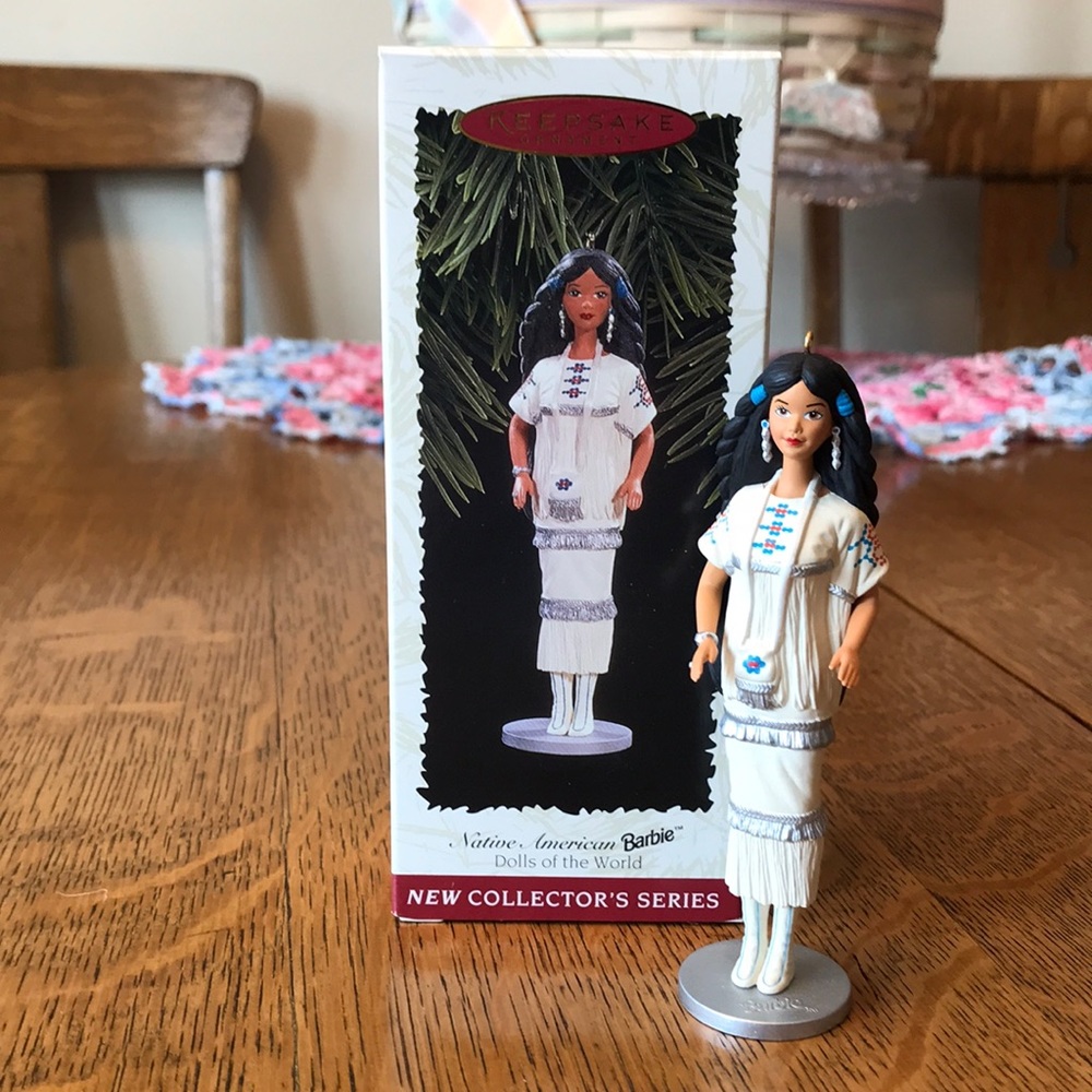 [Hallmark] Native American Barbie - DOTW